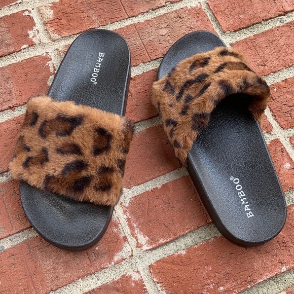 Bamboo Leopard Print Faux Fur Ladies Slides - Picture 2 of 9